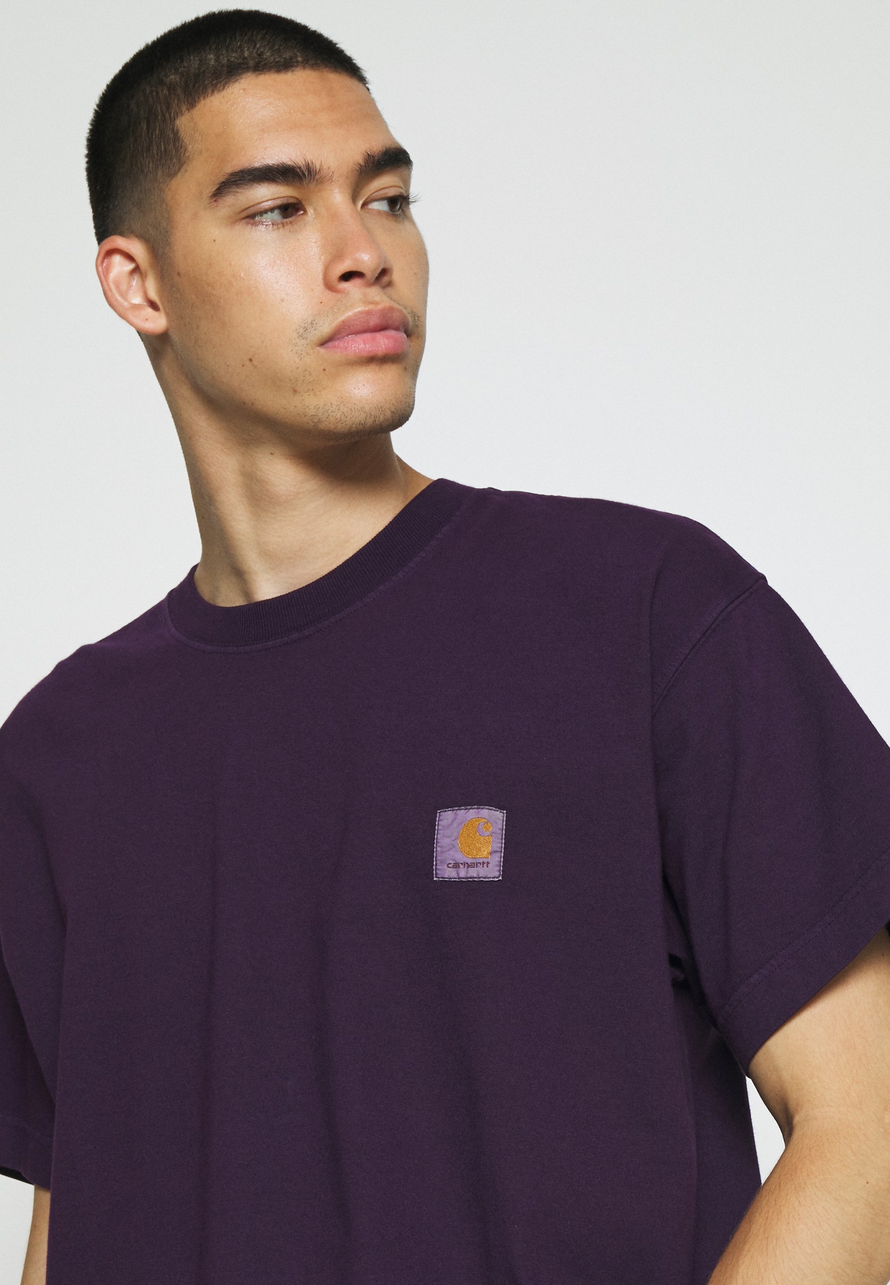 Carhartt wip - t-shirt viola ghiacciato con scritta - viola - Stileo.it