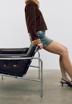 Stradivarius, Escarpins - brown