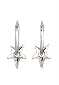 Boucles d'oreilles en forme d'étoile argentée avec une finition polie et un accent circulaire au centre, présentant un design élégant et moderne.