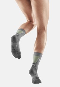 CEP COMPRESSION ULTRALIGHT MID CUT  - Sportsocken - grey lime