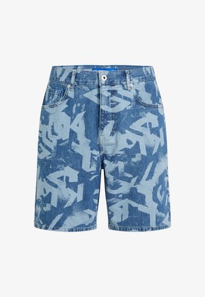 Blaue Jeansshorts mit hellblauem abstraktem Graffiti-Muster, Vorderentaschen, Gürtelschlaufen und Knopfverschluss.