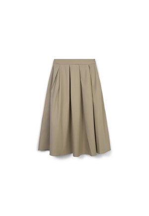 Gonna A-line beige con pieghe, realizzata in un tessuto morbido, con un design di lunghezza media e una cerniera laterale per la chiusura.
