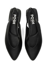 Ballerine slingback nere con punta appuntita, texture liscia e una curva sottile ai lati. Presentano il logo "POSH" in argento sulla soletta.