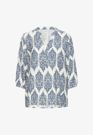 Witte blouse met blauw damastpatroon, V-hals en losse mouwen. Zachte textuur en relaxte pasvorm, gedetailleerd met ingewikkelde motieven.