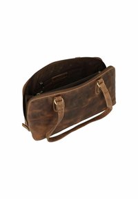 Borsa in pelle marrone con doppi manici, chiusura con zip e tasche interne. La texture è liscia con leggere variazioni di colore e un design classico.