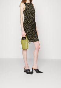 MICHAEL Michael Kors Denní šaty - mottled olive