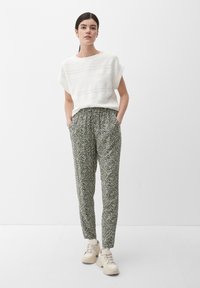 s.Oliver Pantalon classique - olivgrün