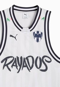 Hvid atletisk trøje lavet af mesh stof. Har mørkeblå kant, rund hals og ordet "RAYADOS" i fed sort skrift.