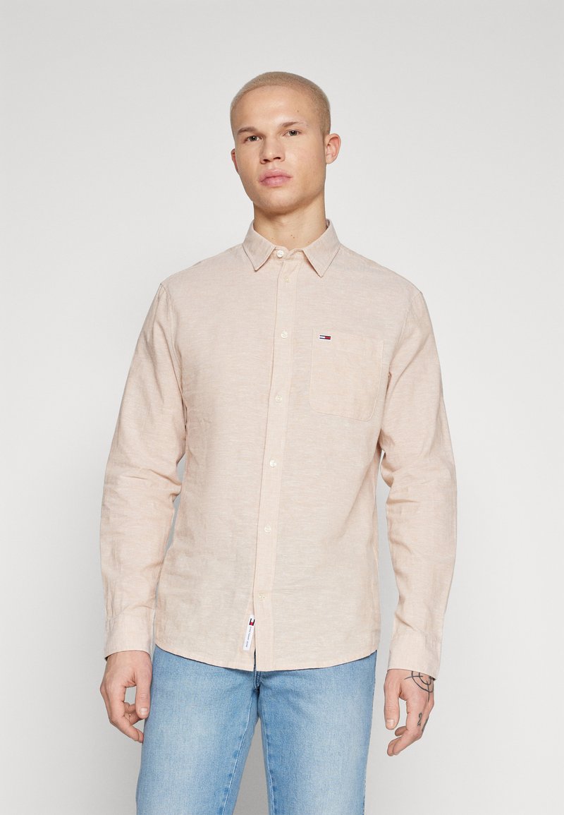 Tommy Jeans - BLEND SHIRT - Skjorter - tawny sand, Forstør