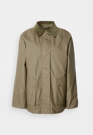 Olijfgroene jas van lichtgewicht stof, met een corduroy kraag, twee voorkruiszakken en een rechte snit.
