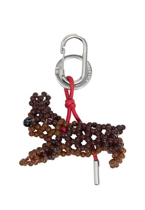 Honden keychain van kralen in bruine en zwarte tinten, gemonteerd op een rode koord, met een zilveren metalen clip voor bevestiging. Textuur en speelse ontwerpen.