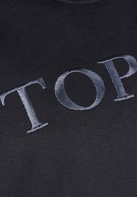 TOP GUN MIT GESTICKTEM LOGO - Huppari - black