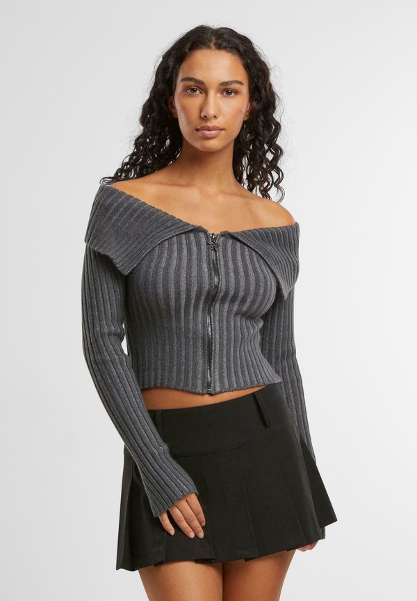 OFF SHOULDER - Strickjacke