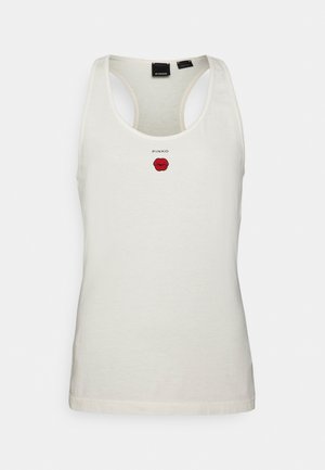 Hvid racerback tanktop med små røde læber og "PINKO" tekstlogo centreret på brystet, vist på en ensfarvet grå baggrund.