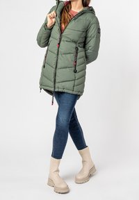 Sublevel Abrigo de invierno - green