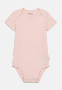 Ροζ βαμβακερό φορμάκι με κοντά μανίκια, στολισμένο με λευκό πουά σχέδιο. Κλείνει με κουμπάκια στο κάτω μέρος και έχει στρογγυλή λαιμόκοψη. Ετικέτα HUGGIES στο εσωτερικό.