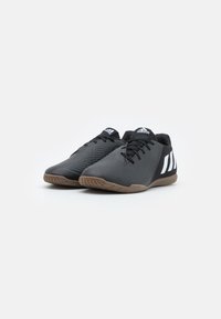 adidas Performance Halowe buty piłkarskie