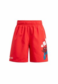 Bañador rojo hecho de tela ligera que presenta una cintura elástica y un diseño impreso de Spider-Man en el muslo izquierdo.
