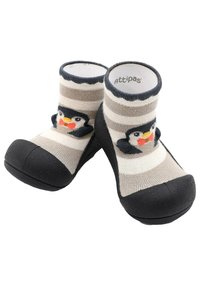 Calcetines con diseño de pingüinos; tela a rayas en gris y blanco; suelas de goma negra; puño elástico; detalles gráficos divertidos.
