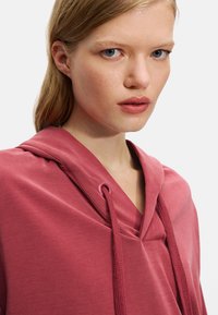 PARFOIS ONLINE EXCLUSIVE czerwony