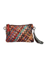 Vævet clutchtaske med flerfarvede mønstre i rød, blå og tan. Indeholder lynlås og en aftagelig håndledsrem.