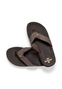 Par de chanclas negras y marrones con correas texturizadas, con la marca "Brasileras" y la talla 44 impresa en la plantilla.