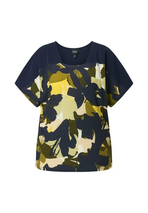Korte mouwen blouse met een marineblauwe bovenkant en een grote abstracte bloemenprint in geel, olijfgroen en beige op het lijfje en de mouwen.