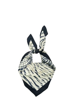 Écharpe imprimé zèbre noir et blanc avec bordure noire unie, nouée en un nœud lâche avec deux extrémités pointues.