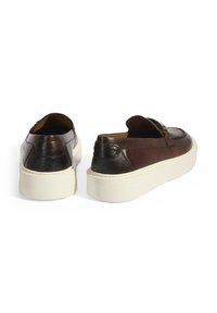 Desa Instappers - brown