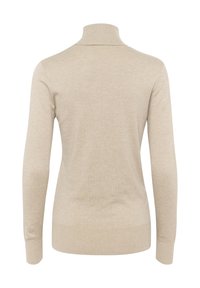 Pull à col roulé beige, tissu en maille douce, coupe ajustée, manches longues, col et poignets côtelés, design minimaliste sans motifs.