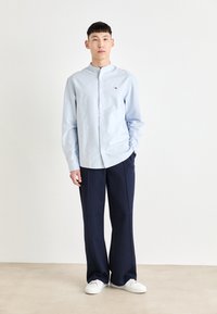 Tommy Jeans OXFORD MAO - Ing - moderate blue