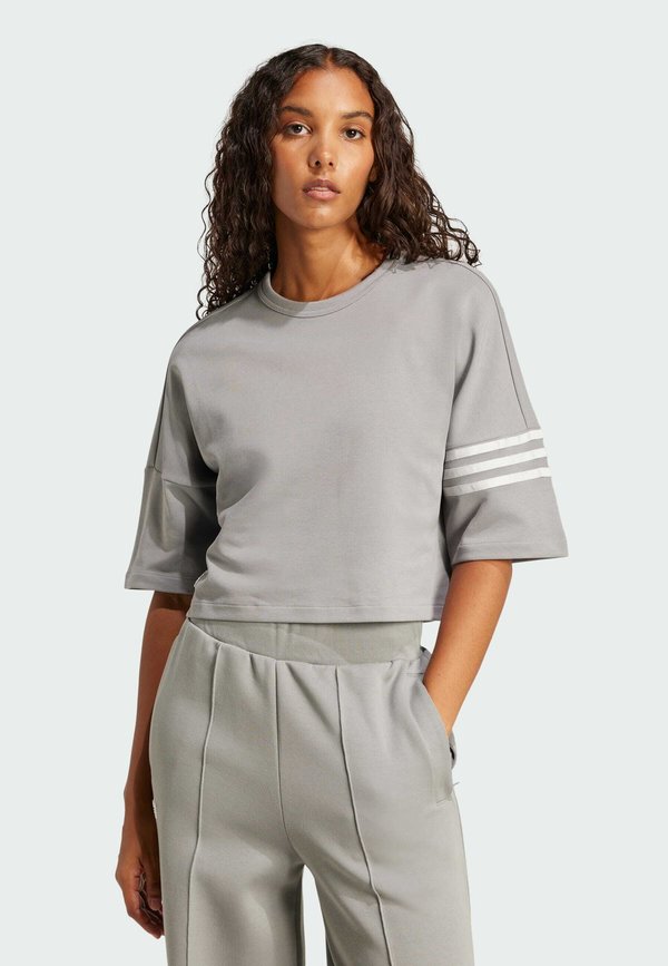 NEUCLASSICS TEE - Print T-shirt