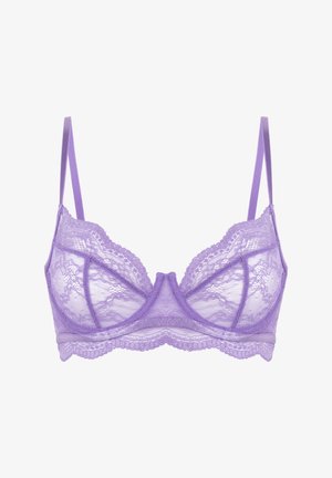 Helllila Spitzen-BH mit verstellbaren Trägern, zarten gewellten Rändern und einem halbtransparenten Design in triangularer Tassenform.