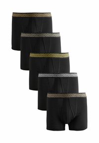 Schwarze Boxerbriefs mit elastischem Bund, die ein griechisches Schlüsselmuster in Gold, Silber und Schwarz aufweisen. Fünf Stücke in gestapelter Anordnung präsentiert.