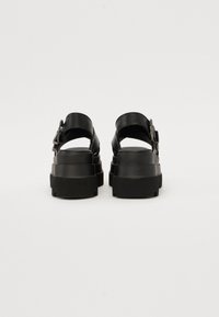 Thumbnail Image 3