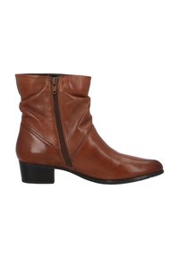 Botas de tobillo de cuero marrón con un diseño holgado, cremallera lateral, punta afilada y tacón bajo en bloque. Textura suave con detalles de costura mínimos.
