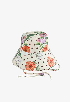 Biały kapelusz typu bucket z czerwonym i fioletowym kwiatowym wzorem, zielonymi liśćmi, brązowymi kropkami i wiązanymi regulowanymi paskami pod rondem.