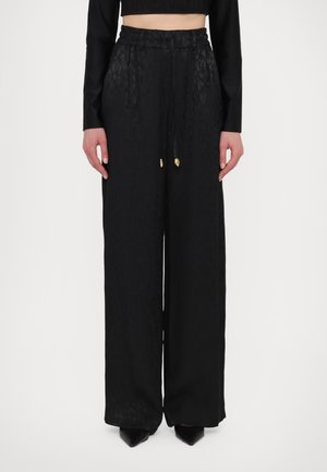 RELAXED EASY - Nohavice - black