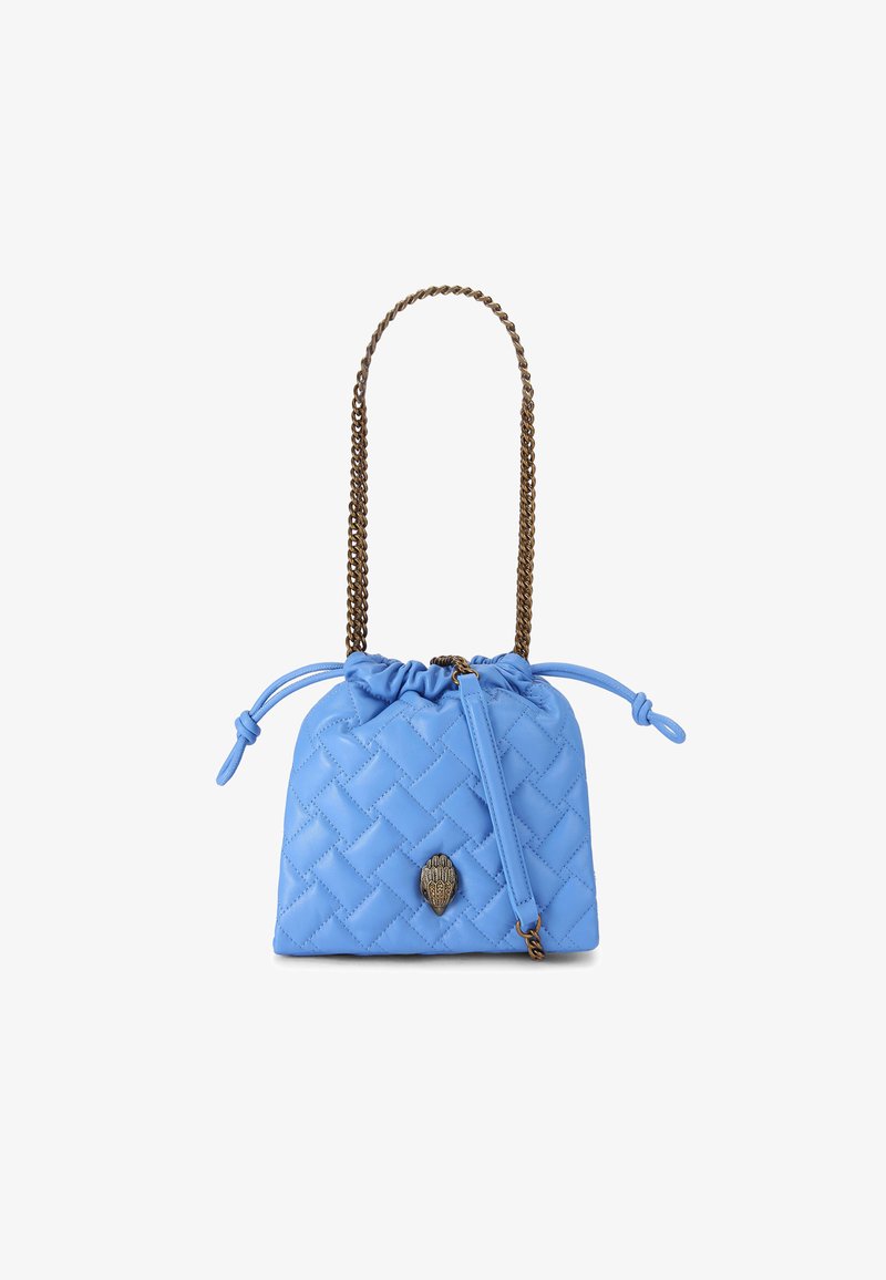 Borsa a tracolla in pelle blu trapuntata con coulisse, caratterizzata da un elemento decorativo in metallo dorato e lacci laterali regolabili.