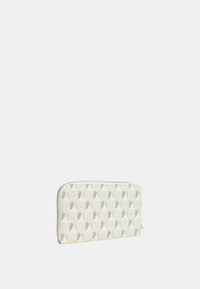 Il portafoglio presenta un motivo geometrico in beige e grigio con una superficie liscia. È dotato di una chiusura a zip e di un piccolo logo giallo come accentuazione.