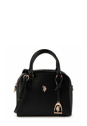 Borsa nera in pelle con doppie maniglie, tracolla regolabile e emblema dorato di un cavallo e cavaliere sul davanti e targhetta pendente.