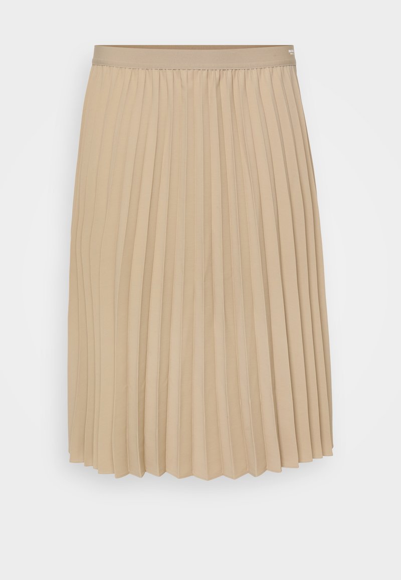 Joja külotlarni hidlaydi Joja külotlarni hidlaydi