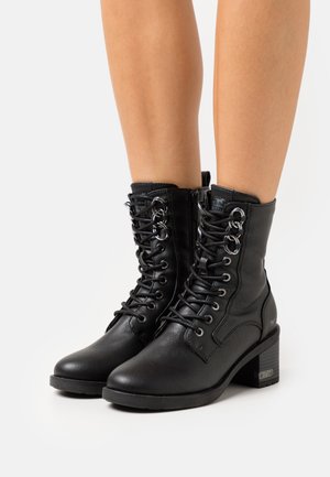Mustang Lace-up ankle boots - schwarz