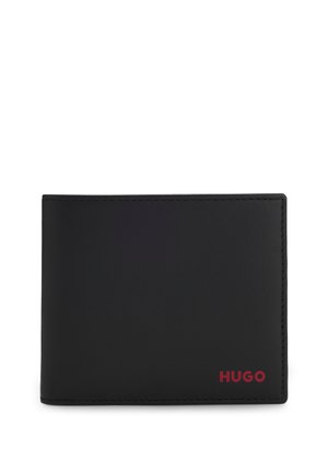 Portefeuille bi-fold en cuir noir avec le logo rouge "HUGO" en bas à droite, présenté sur fond blanc.