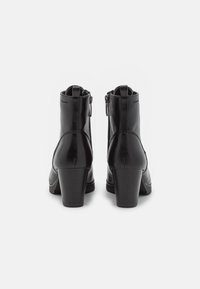 Tamaris Stivaletti stringati - black