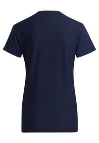 Laivastonsininen, lyhythihainen t-paita, jossa on teksturoitu timanttikuvioitu kangas. Suora leikkaus ja pyöreä pääntie, suunniteltu mukavuutta ja istuvuutta varten.