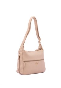 Borsa a spalla in pelle beige con finitura testurizzata, tasca frontale con zip e hardware in tonalità dorata. Tracolla regolabile per opzioni di trasporto versatili.