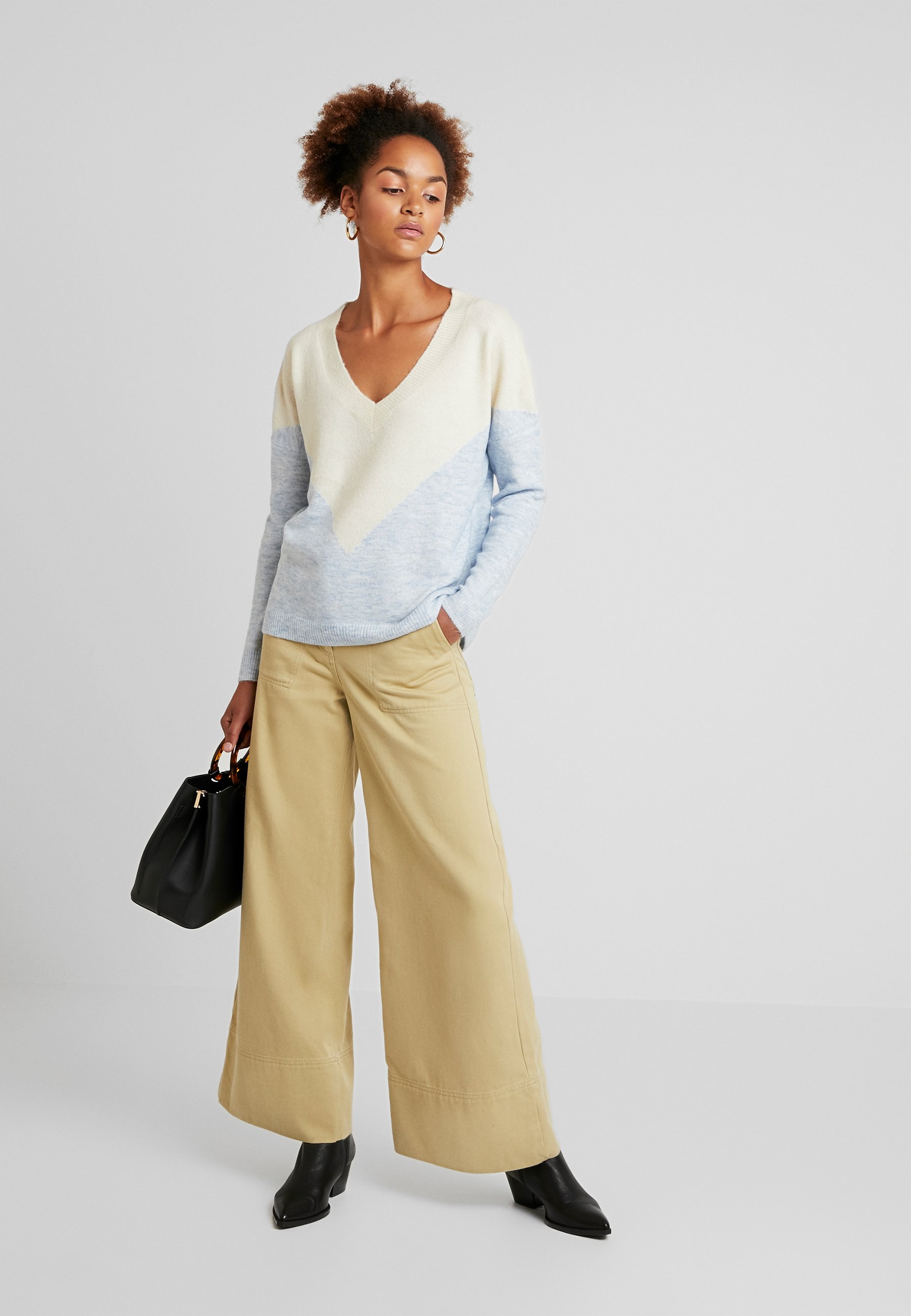 TWINTIP Strikkegenser bluebeige Zalando.no TWINTIP Bukse beige Zalando.no