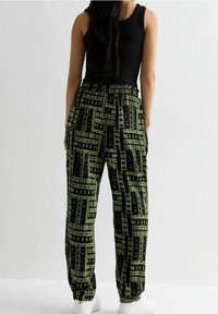 New Look Spodnie treningowe