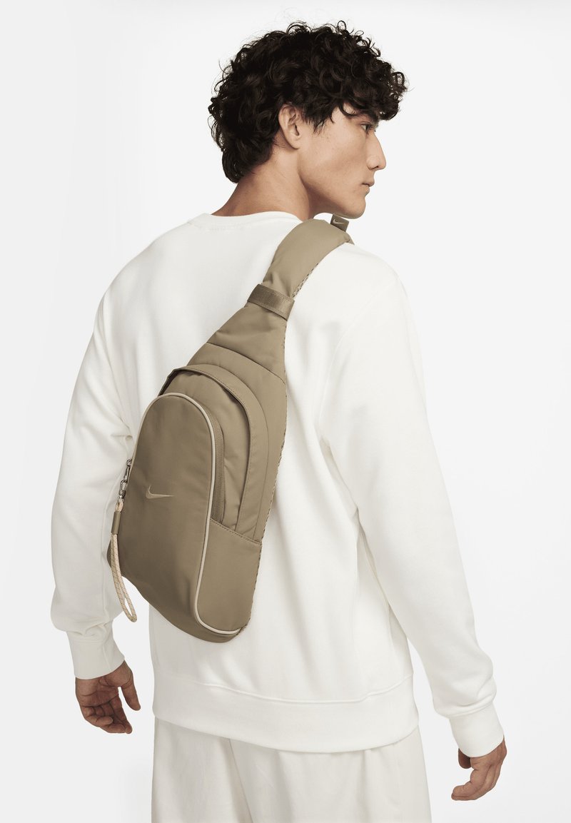 Nike Sportswear SPORTSWEAR ESSENTIALS - Torbica za okoli pasu - khaki sanddrift sanddrift